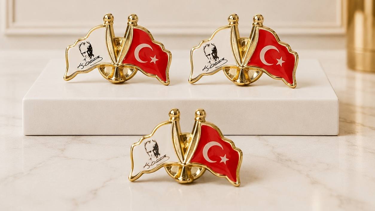 Atatürk Türk bayrağı rozet modeli - toptan Atatürk bayrak rozet